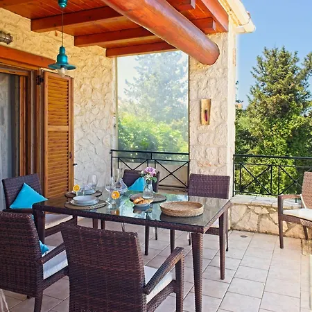 Traditionelle Mit Privatem Pool By Interhome