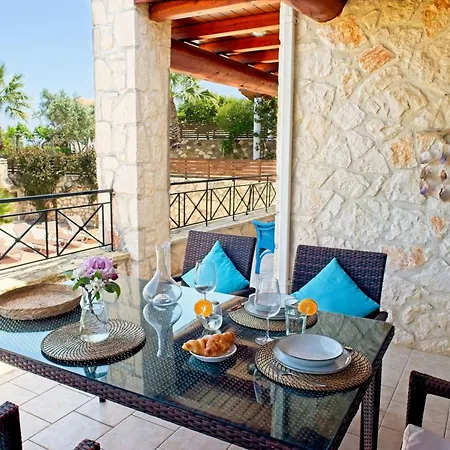 Traditionelle Mit Privatem Pool By Interhome * Tragaki