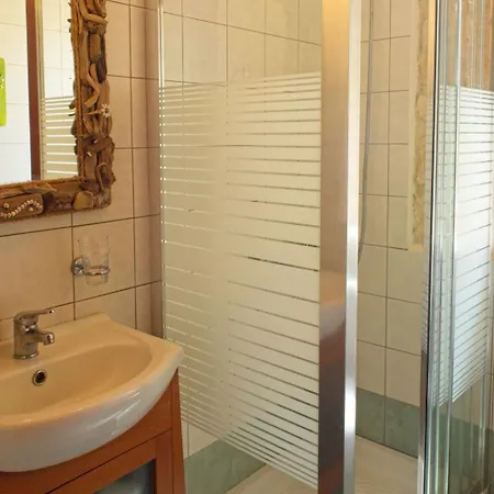 Traditionelle Mit Privatem Pool By Interhome *