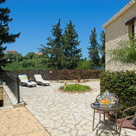 Traditionelle Mit Privatem Pool By Interhome * Tragaki