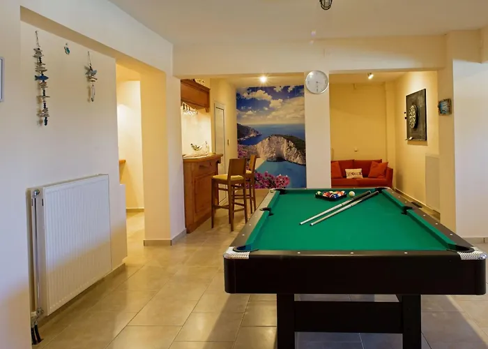 펜션 Traditionelle Mit Privatem Pool By Interhome 트라가키온